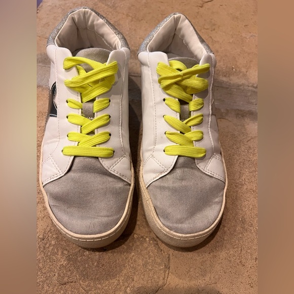 Steve Madden Sneakers - Picture 2 of 5